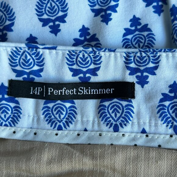 TALBOTS Perfect Skimmer White Blue Print Chino Capri Pants Size 14P Petite ~EUC - Picture 6 of 12